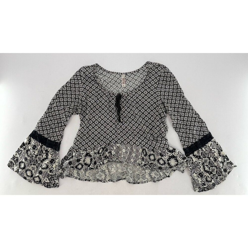 Mudd Juniors Black & Cream Flare Sleeve Flowy Blouse Size M Boho Hippie‎